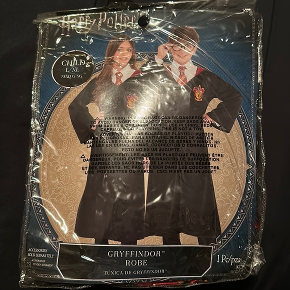 Harry Potter gryffindor robe - Picture 1 of 3